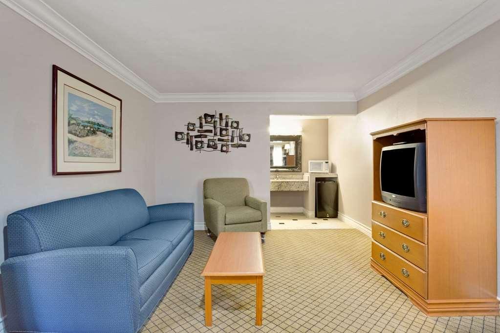 Baymont By Wyndham College Park Atlanta Airport South Otel Dış mekan fotoğraf