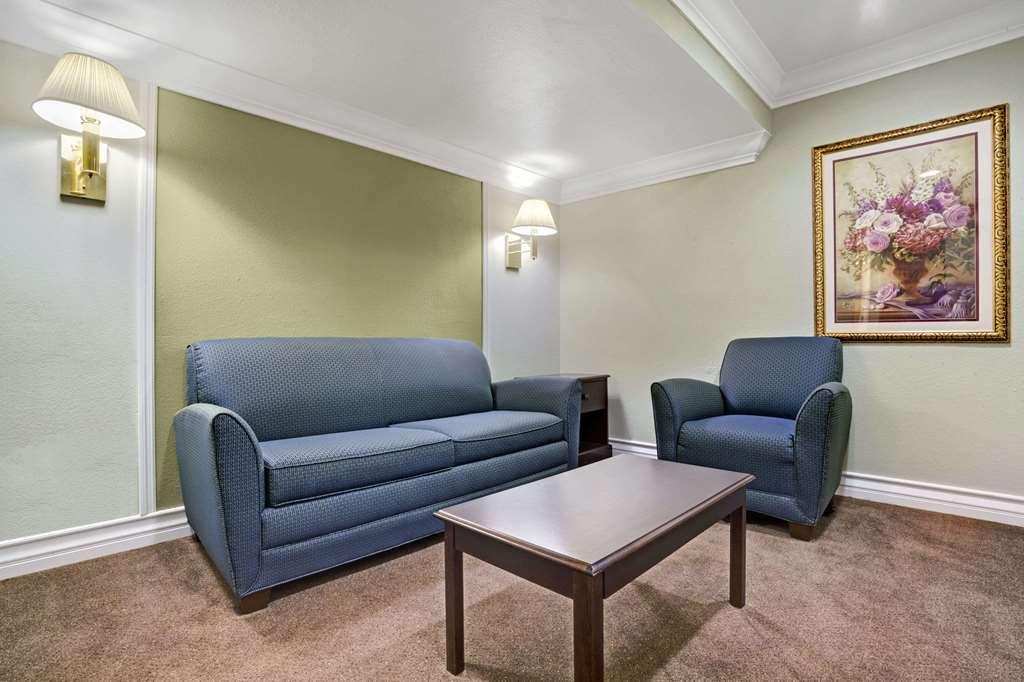 Baymont By Wyndham College Park Atlanta Airport South Otel Dış mekan fotoğraf